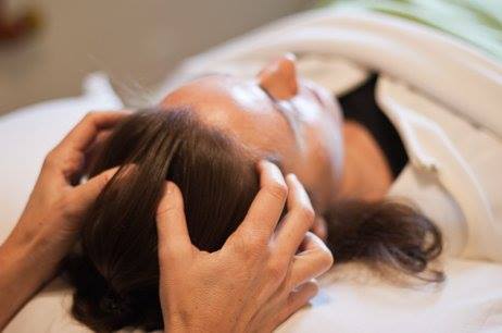 Séance de Bars, un massage cranien avec points de pression