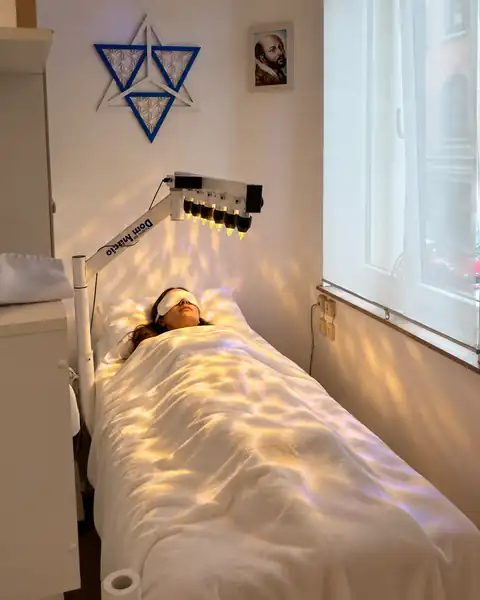 Lit de cristal installé dans le cabinet Crystaluz